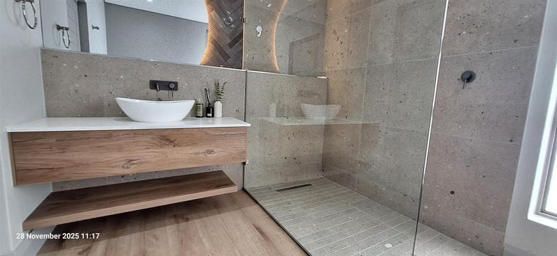 5 Bedroom Property for Sale in Outeniqua Strand Western Cape